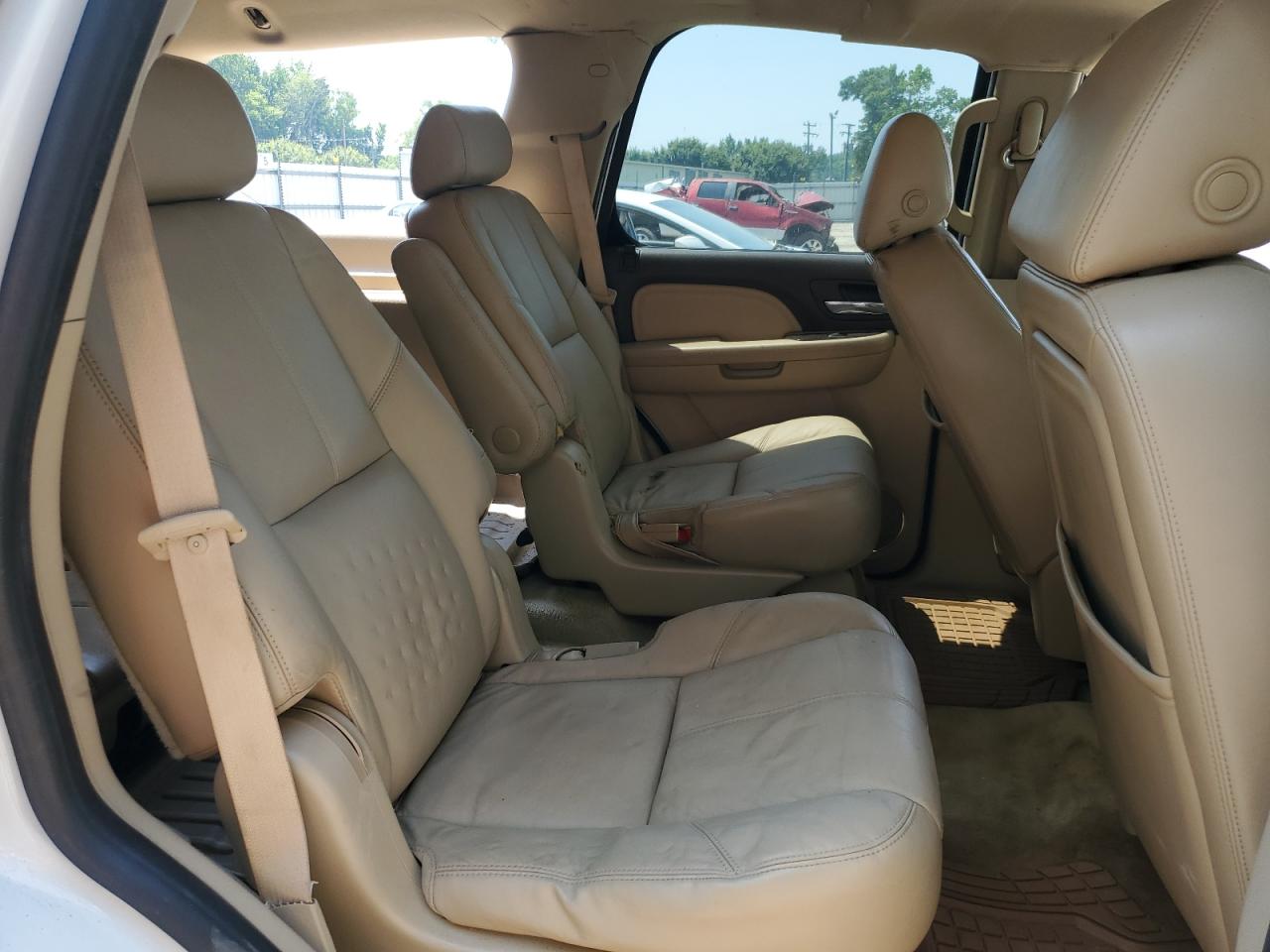 2008 GMC Yukon Denali VIN: 1GKFK63898J158713 Lot: 62161405