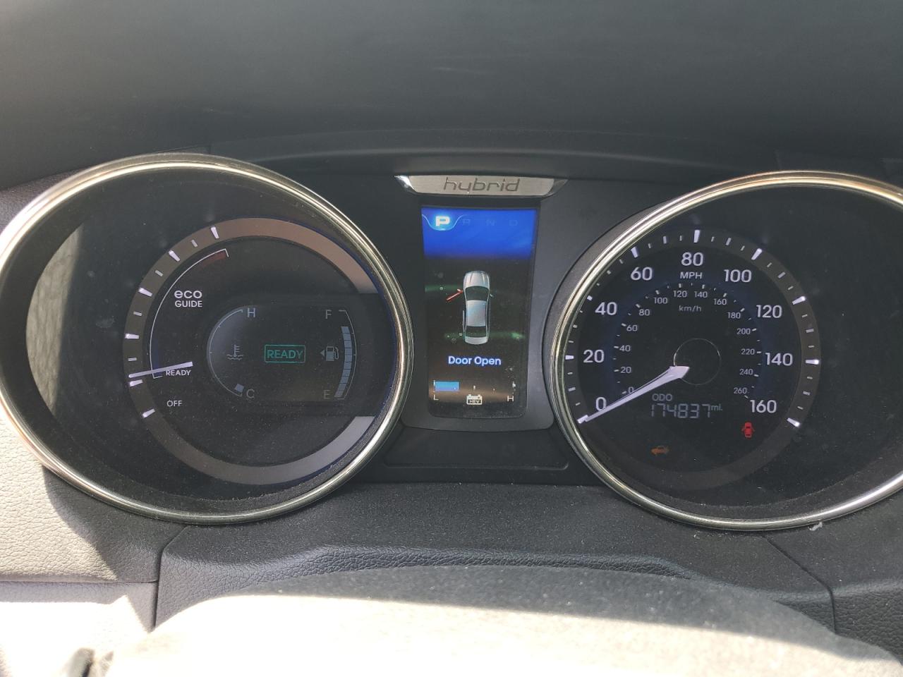HYUNDAI SONATA 2011 VIN KMHEC4A49BA016695 фото 9