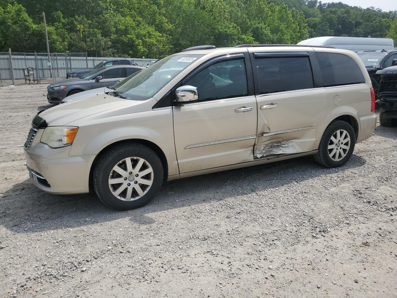 2012 Chrysler Town & Country Touring L for Sale in Hurricane, WV - Side