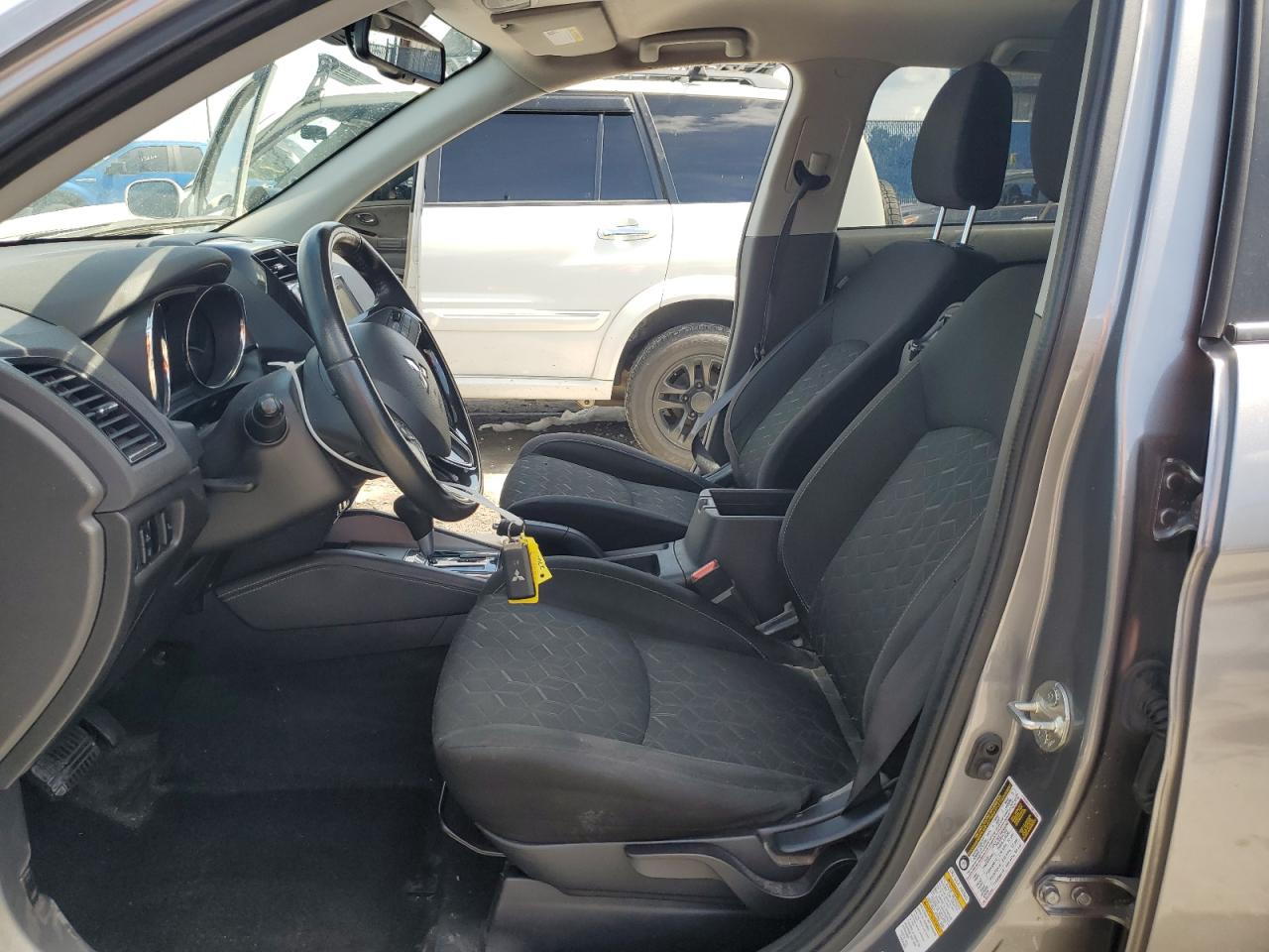 MITSUBISHI OUTLANDER 2020 VIN JA4AP4AU3LU016547 фото 7