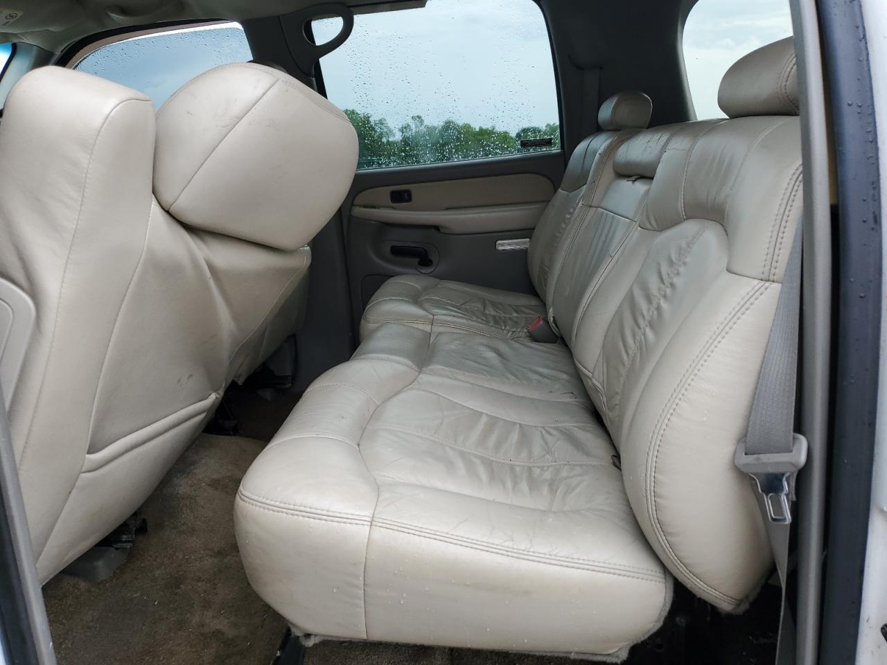 2002 Chevrolet Suburban K2500 VIN: 3GNGK26GX2G132763 Lot: 59741425