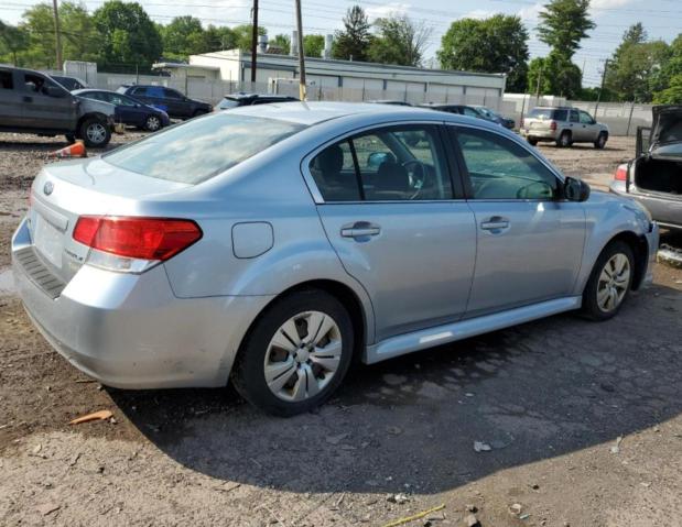  SUBARU LEGACY 2013 Srebrny