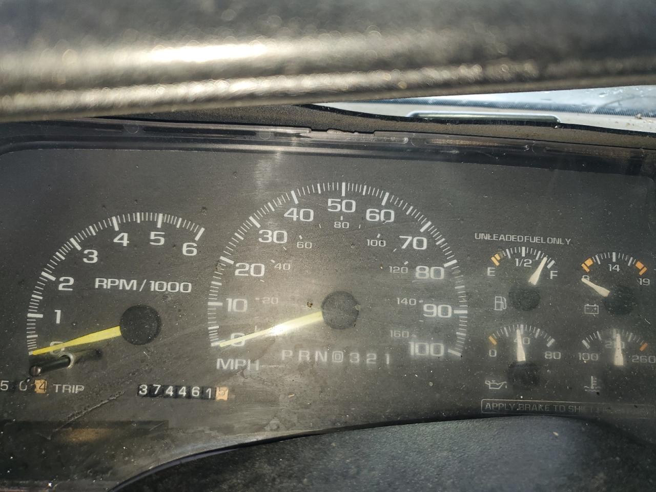 1998 GMC Sierra C1500 VIN: 2GTEC19R1W1530382 Lot: 61673645