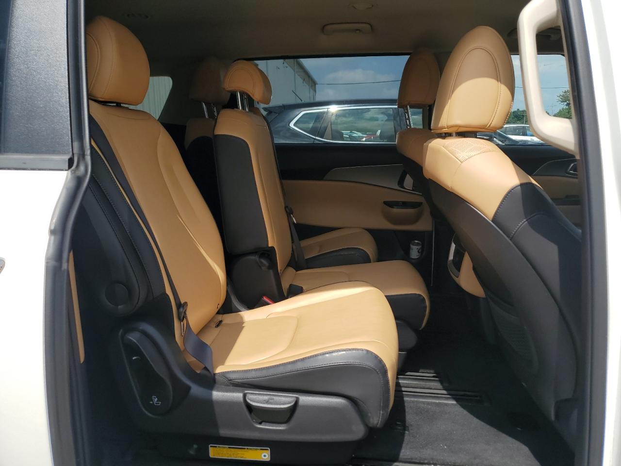 2022 Kia Carnival Lx VIN: KNDNB4H33N6097558 Lot: 60874045