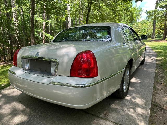 2006 LINCOLN TOWN CAR SIGNATURE LIMITED  