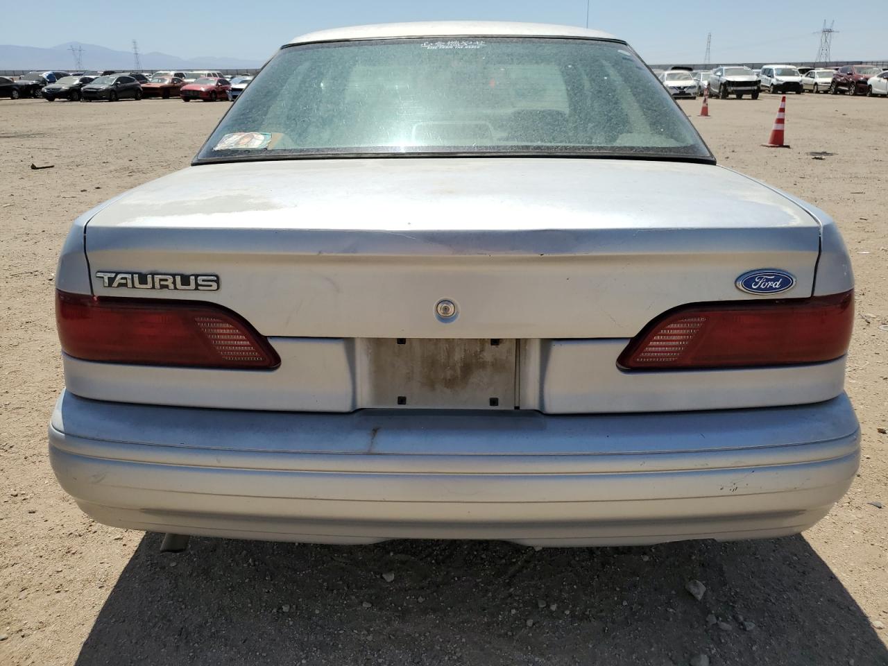 1995 Ford Taurus Gl VIN: 1FALP52U0SG152415 Lot: 62920765