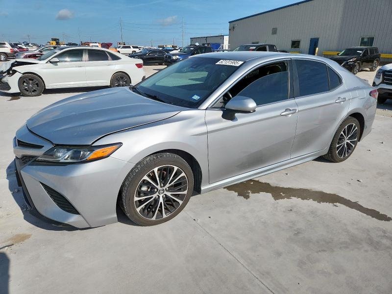  TOYOTA CAMRY 2018 Серый