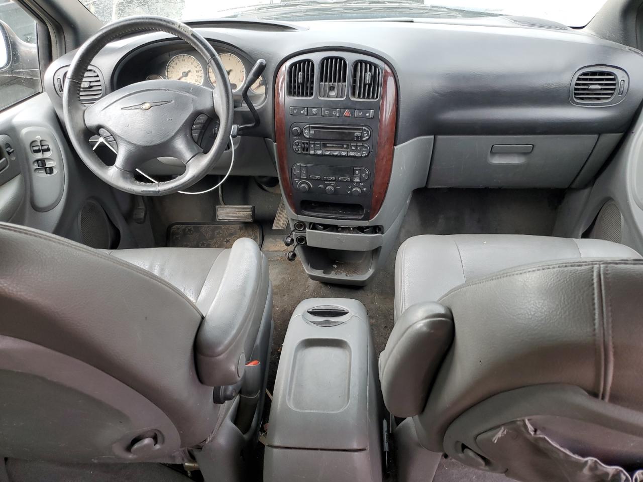 2004 Chrysler Town & Country Touring VIN: 2C4GP54L14R589972 Lot: 61873205