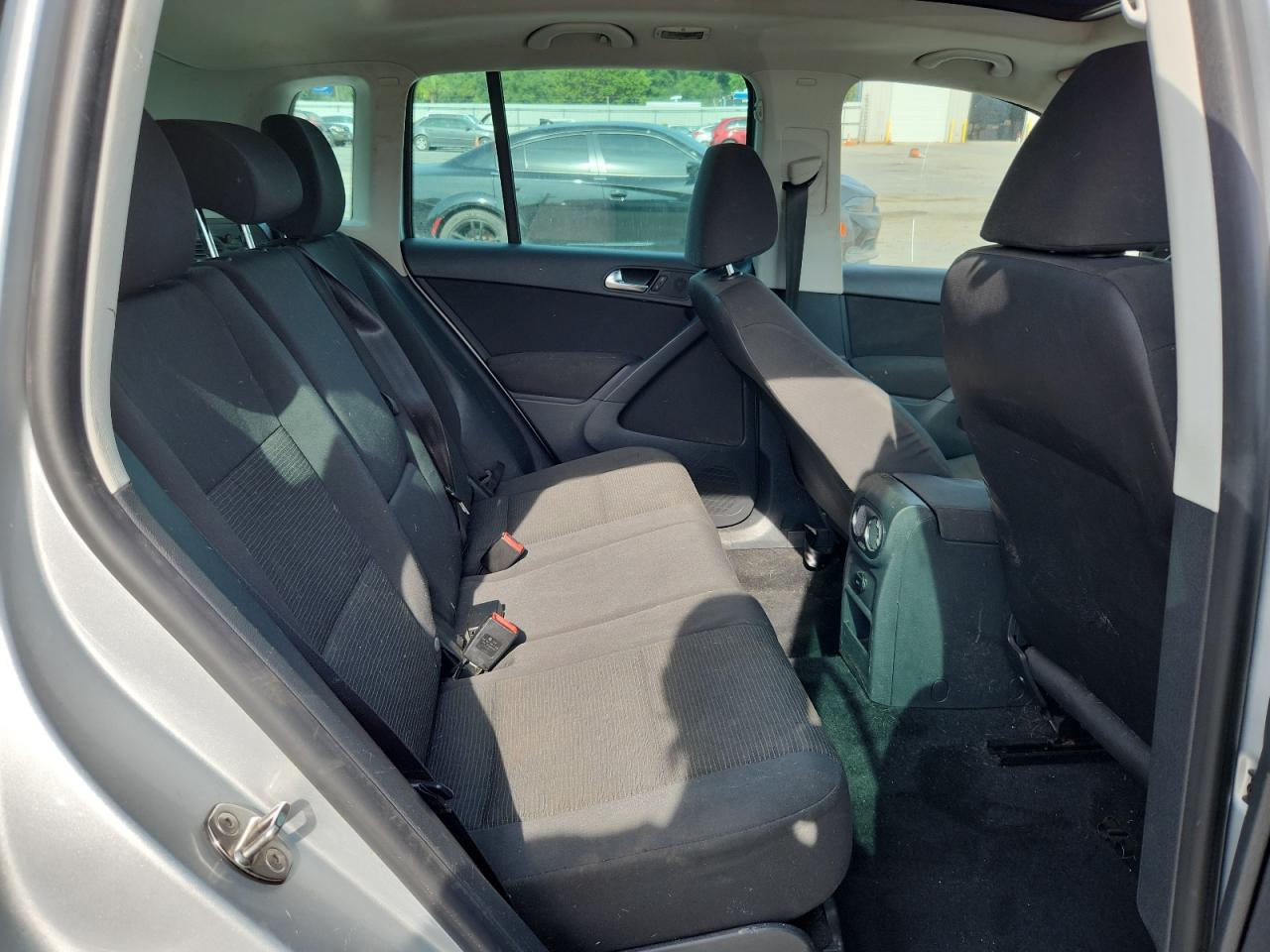 2012 Volkswagen Tiguan S VIN: WVGAV7AXXCW606008 Lot: 62232655