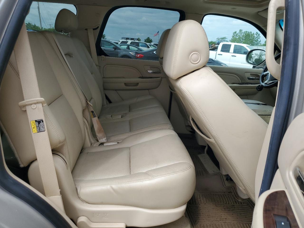 2007 Cadillac Escalade Luxury VIN: 1GYFK63887R216168 Lot: 61551335