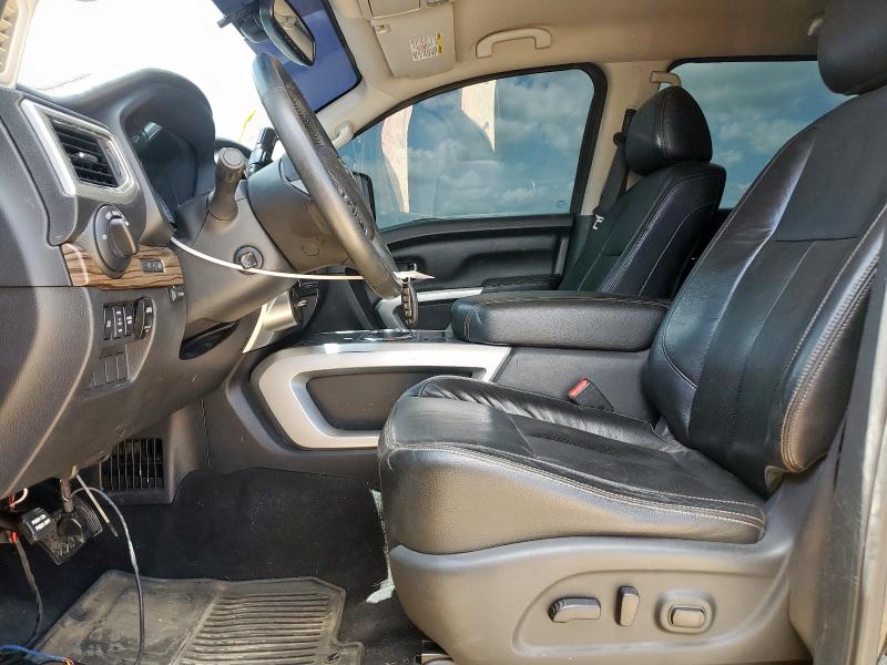 Pickups NISSAN TITAN 2016 Black