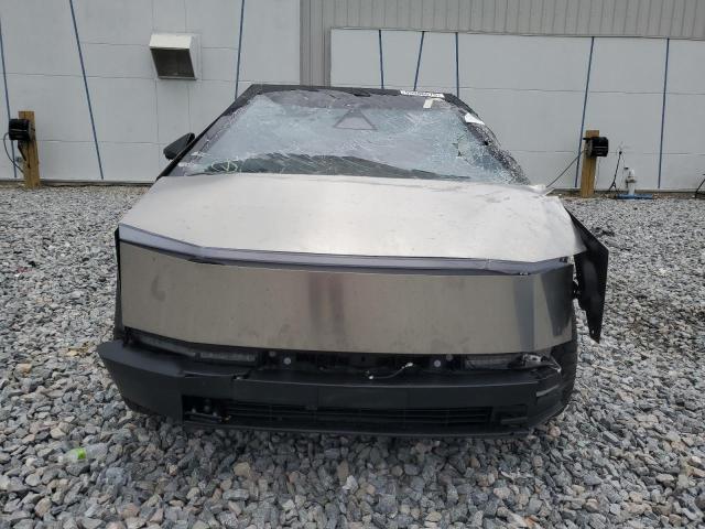  TESLA CYBERTRUCK 2024 Silver