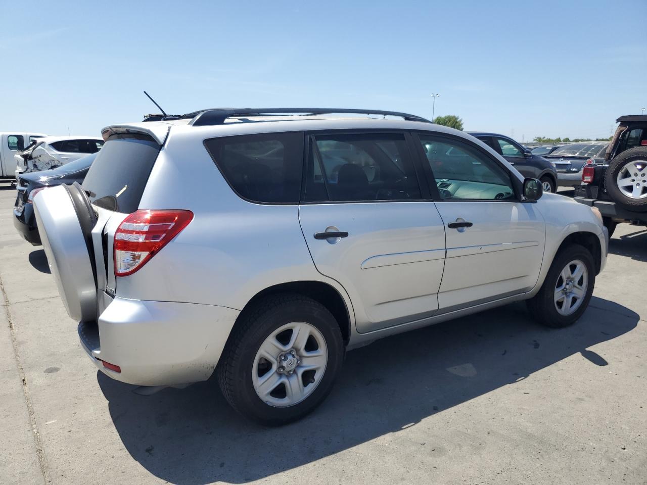 TOYOTA RAV4 2011 VIN 2T3BF4DV4BW101528 photo 3