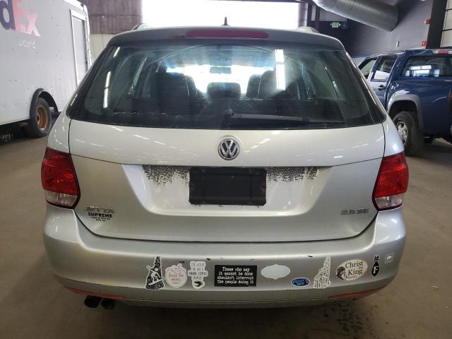 Crossovers VOLKSWAGEN JETTA 2013 Srebrny