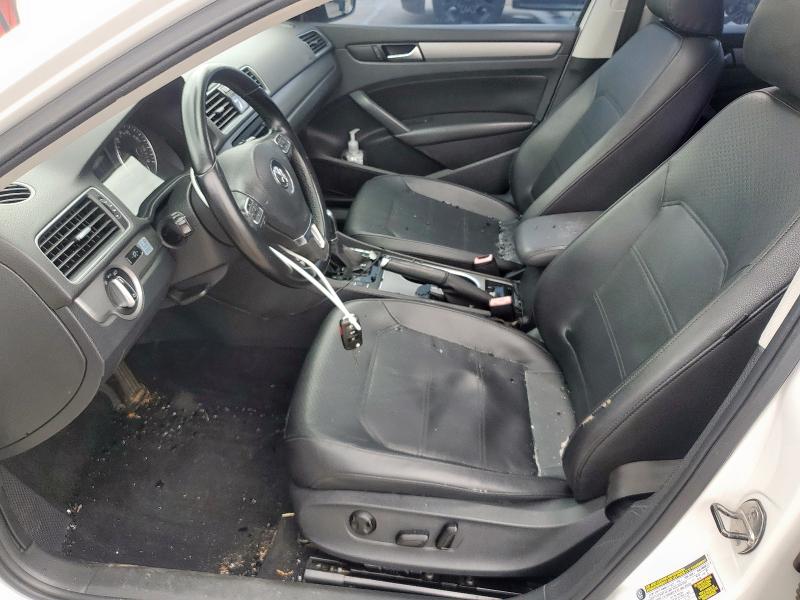 Седаны VOLKSWAGEN PASSAT 2014 Белы