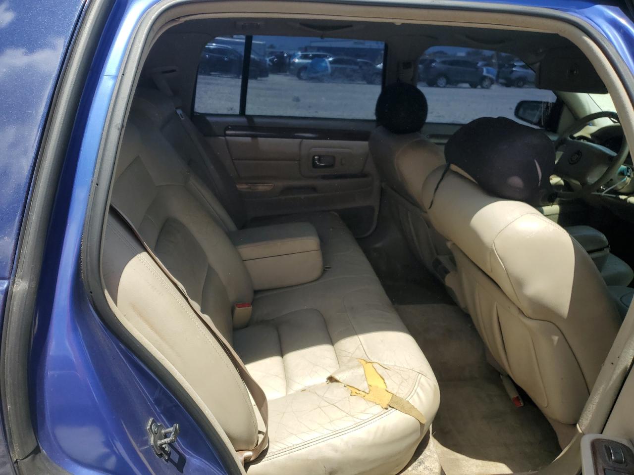 1999 Cadillac Deville VIN: 1G6KD54Y7XU786704 Lot: 61730015