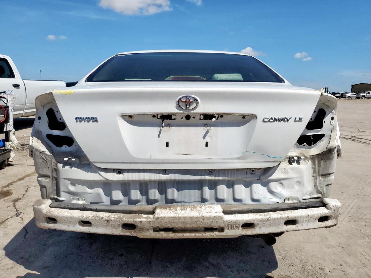 2005 Toyota Camry Le VIN: 4T1BE30K45U557275 Lot: 62864575