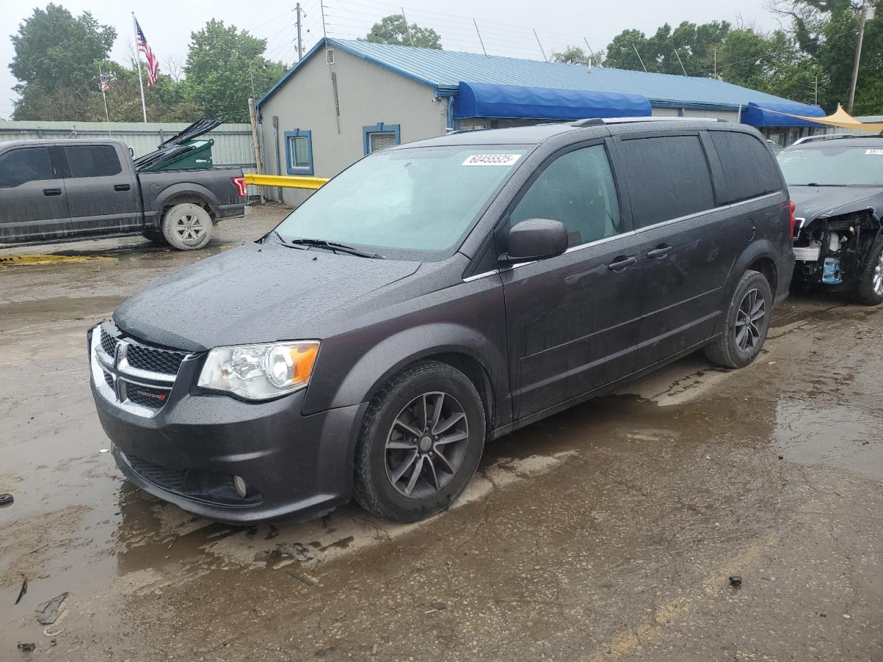 Wichita, KS에서 판매 중인 2017 Dodge Grand Caravan Sxt - Front End