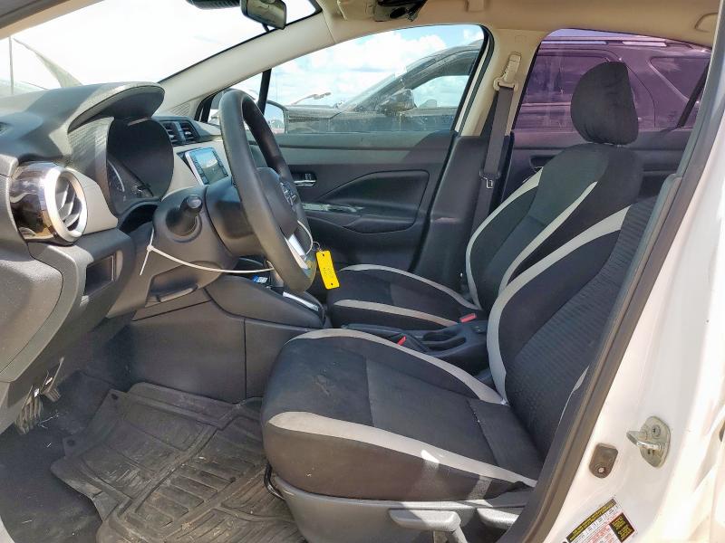  NISSAN VERSA 2020 Biały