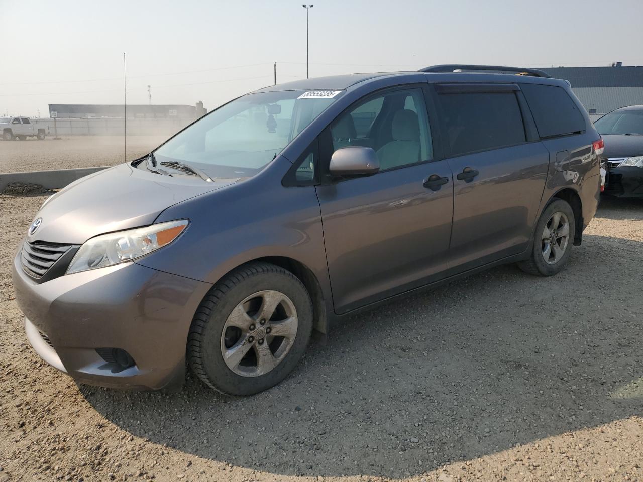 2011 Toyota Sienna იყიდება Nisku-ში, AB - Minor Dent/Scratches
