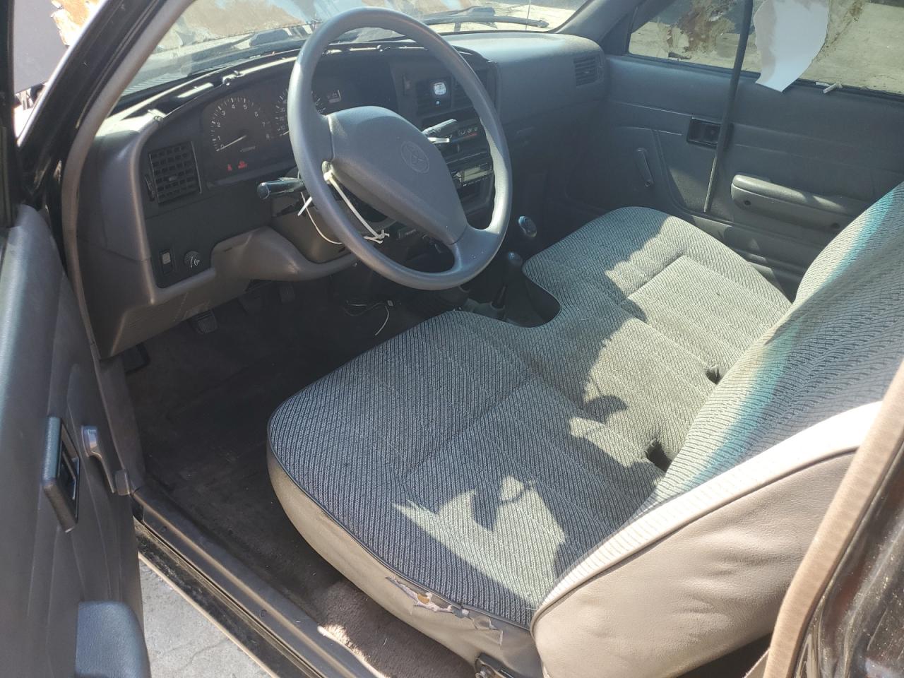 1994 Toyota Pickup 1/2 Ton Short Wheelbase Dx VIN: 4TARN01P4RZ266517 Lot: 62059455