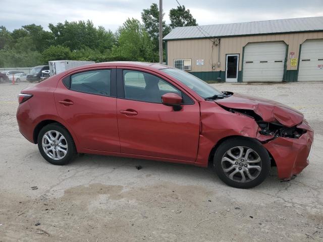  TOYOTA YARIS 2017 Czerwony