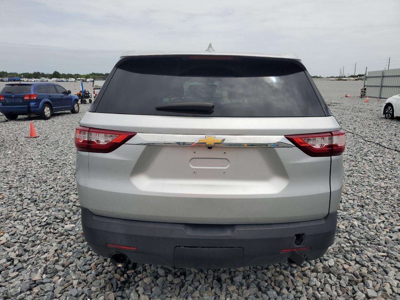2018 Chevrolet Traverse Ls VIN: 1GNERFKW9JJ213077 Lot: 62865375
