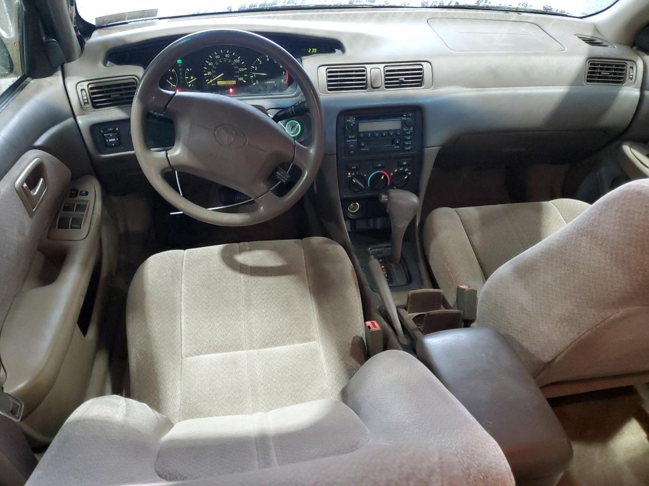 2000 Toyota Camry Le VIN: 4T1BF22KXYU938380 Lot: 60046435