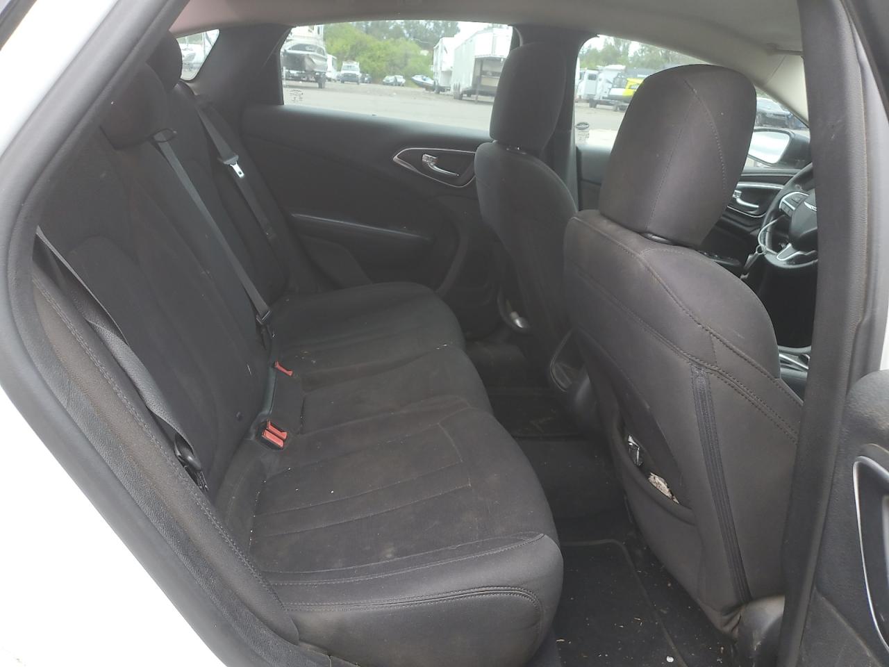 CHRYSLER 200 2015 VIN 1C3CCCAB5FN659746 фото 10