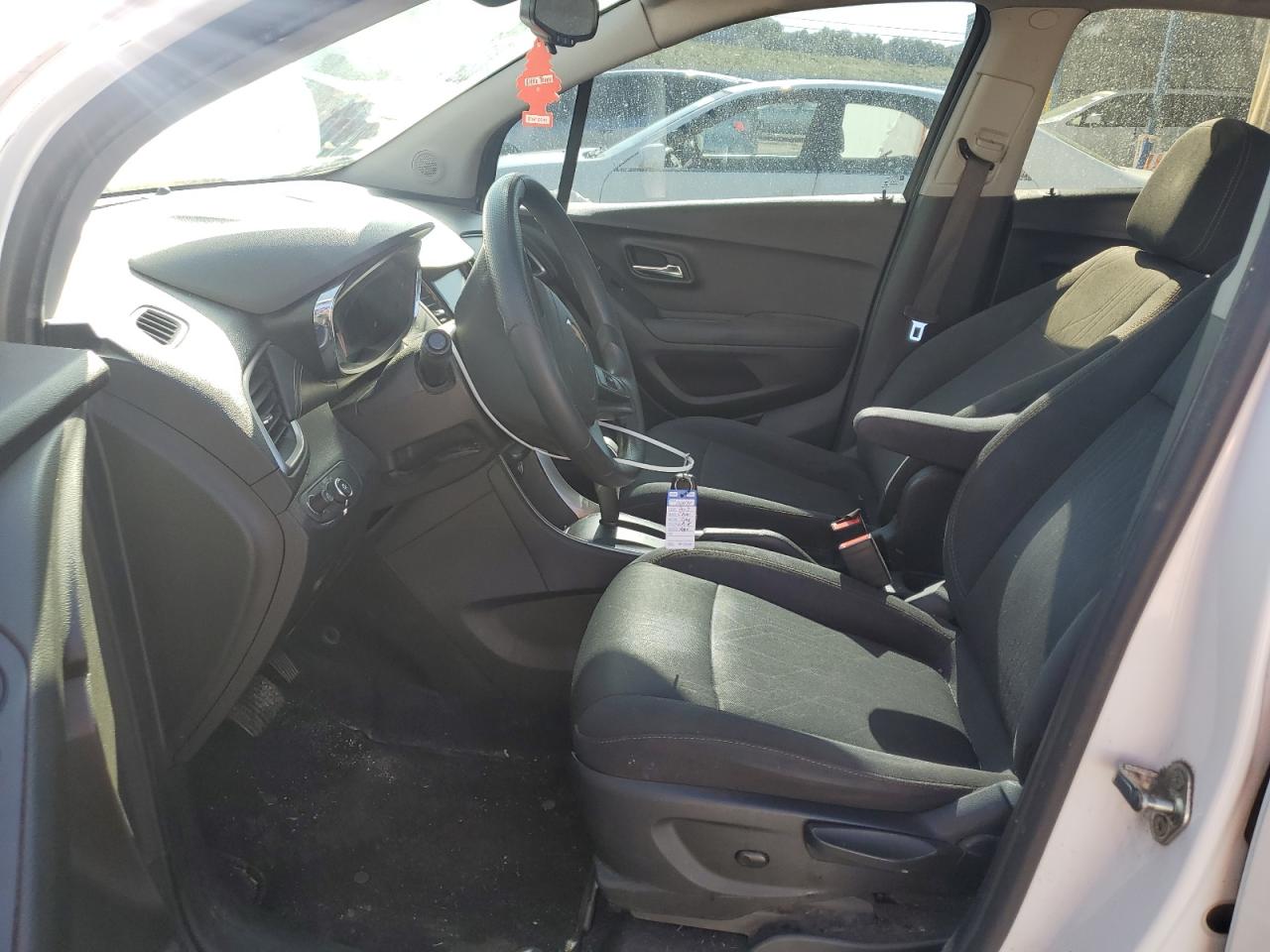 CHEVROLET TRAX 2017 VIN 3GNCJLSB0HL183948 фото 7