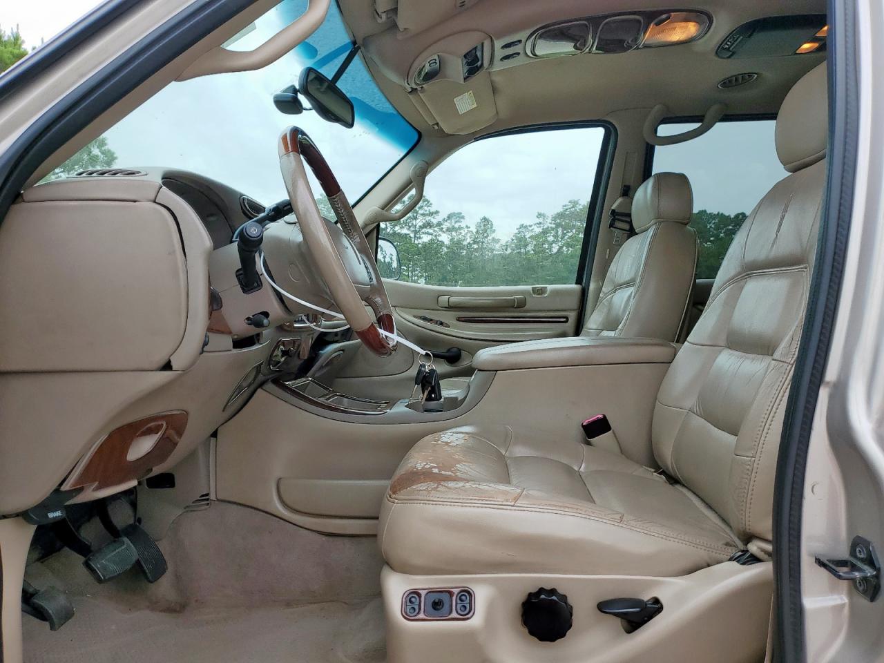 2000 Lincoln Navigator VIN: 5LMRU27A6YLJ08406 Lot: 60320205