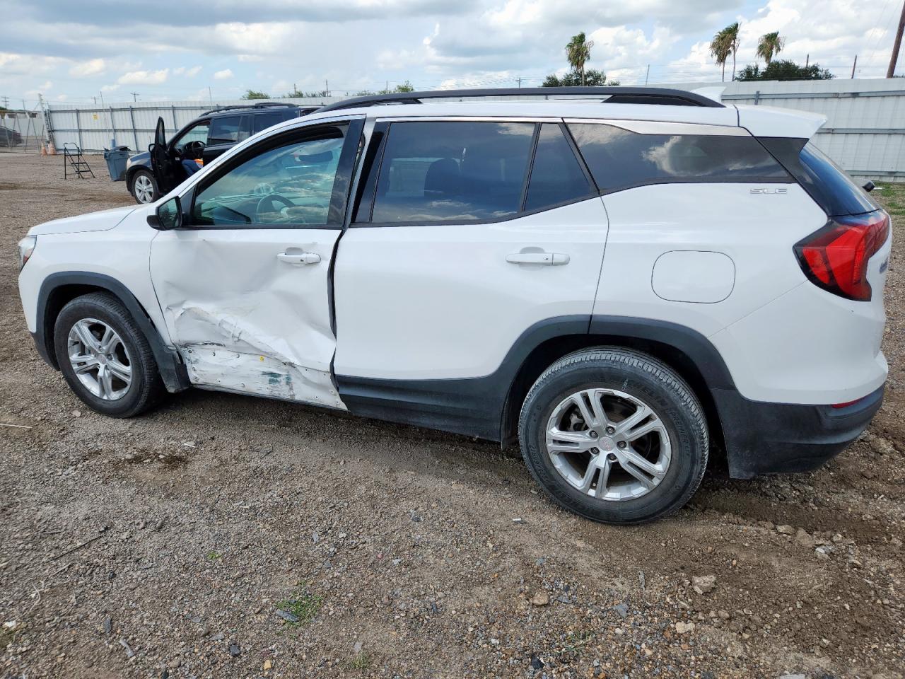 GMC TERRAIN 2019 VIN 3GKALMEV2KL127253 фото 2