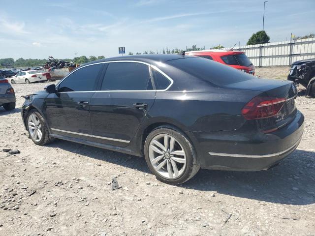  VOLKSWAGEN PASSAT 2017 Черный