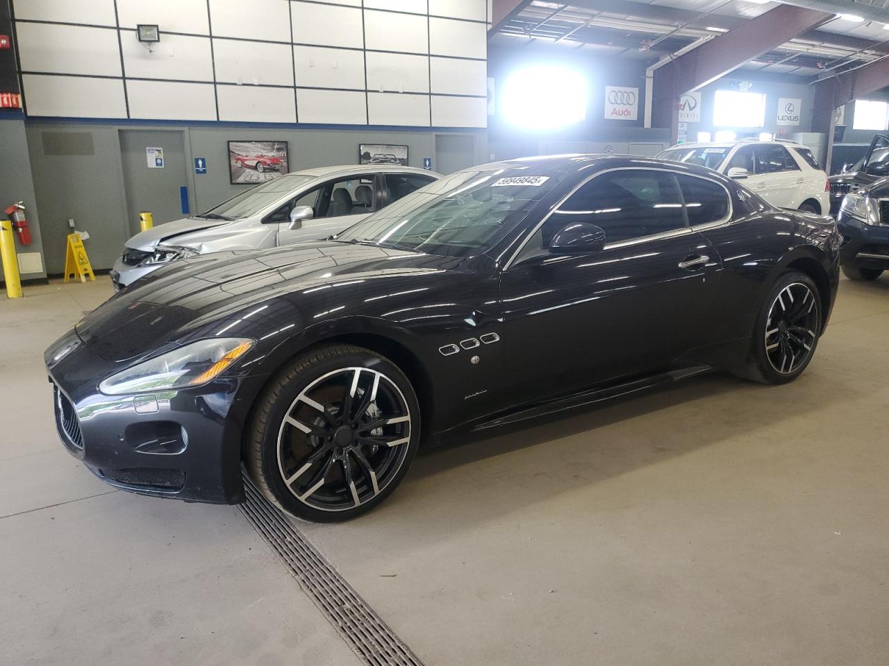 2009 Maserati Granturismo S за продажба в East Granby, CT - Minor Dent/Scratches