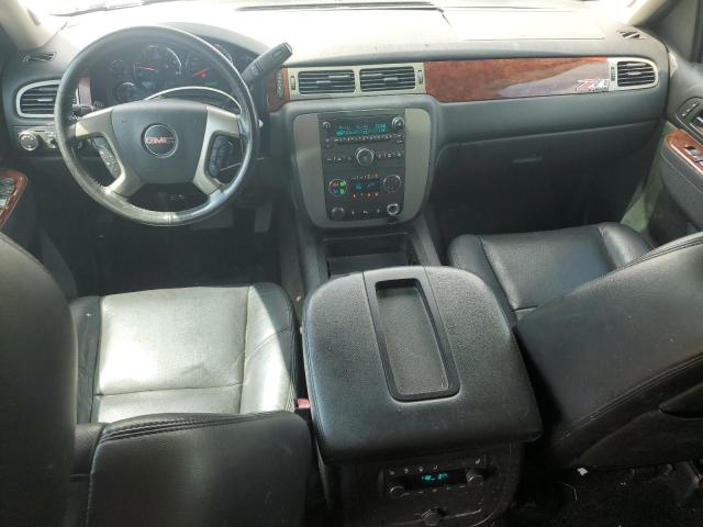  GMC YUKON 2013 Серебристый