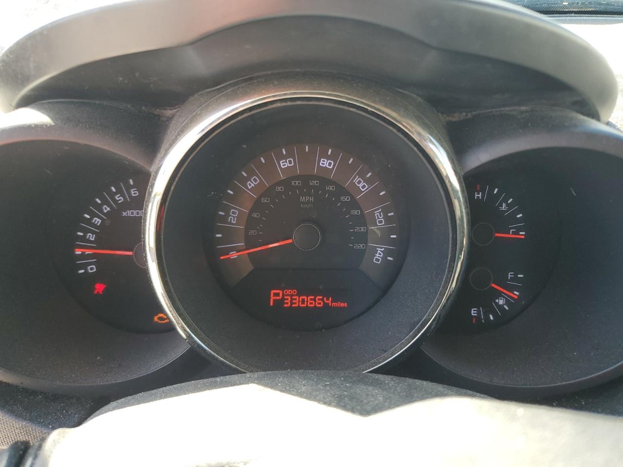 2011 Kia Soul + VIN: KNDJT2A23B7226177 Lot: 61825195