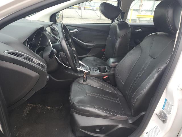 Hatchbacks FORD FOCUS 2012 White