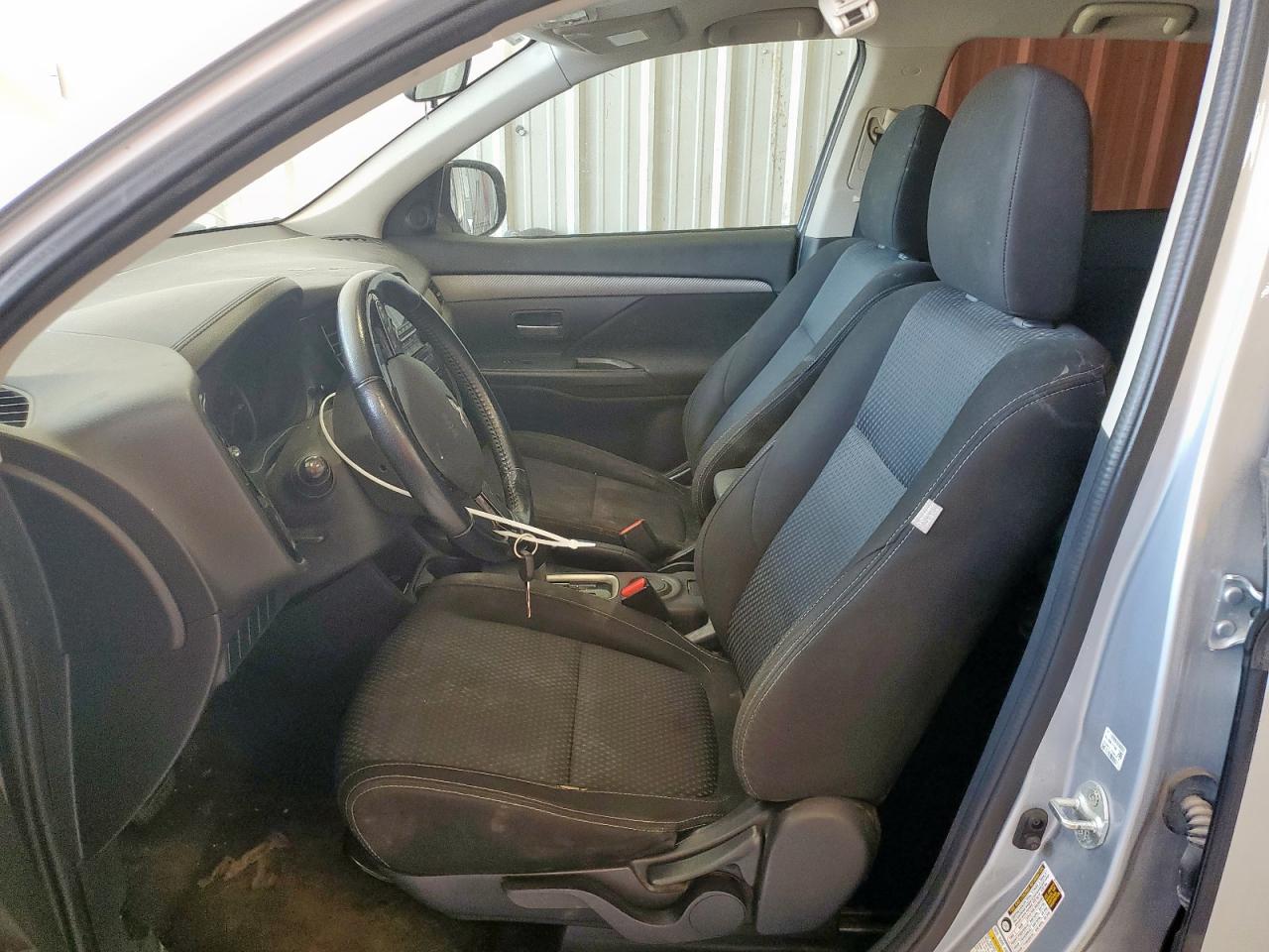 2016 Mitsubishi Outlander Es VIN: JA4AD2A37GZ033834 Lot: 61653055