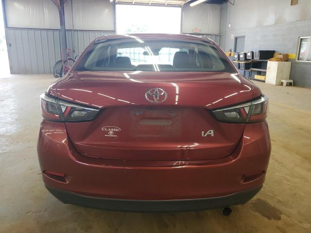  TOYOTA YARIS 2017 Красный