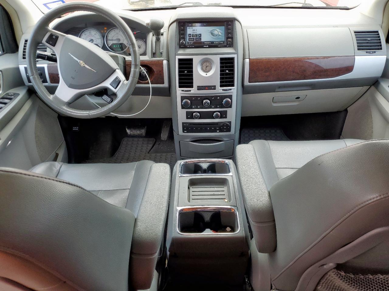 2010 Chrysler Town & Country Touring VIN: 2A4RR5D17AR133997 Lot: 62732725