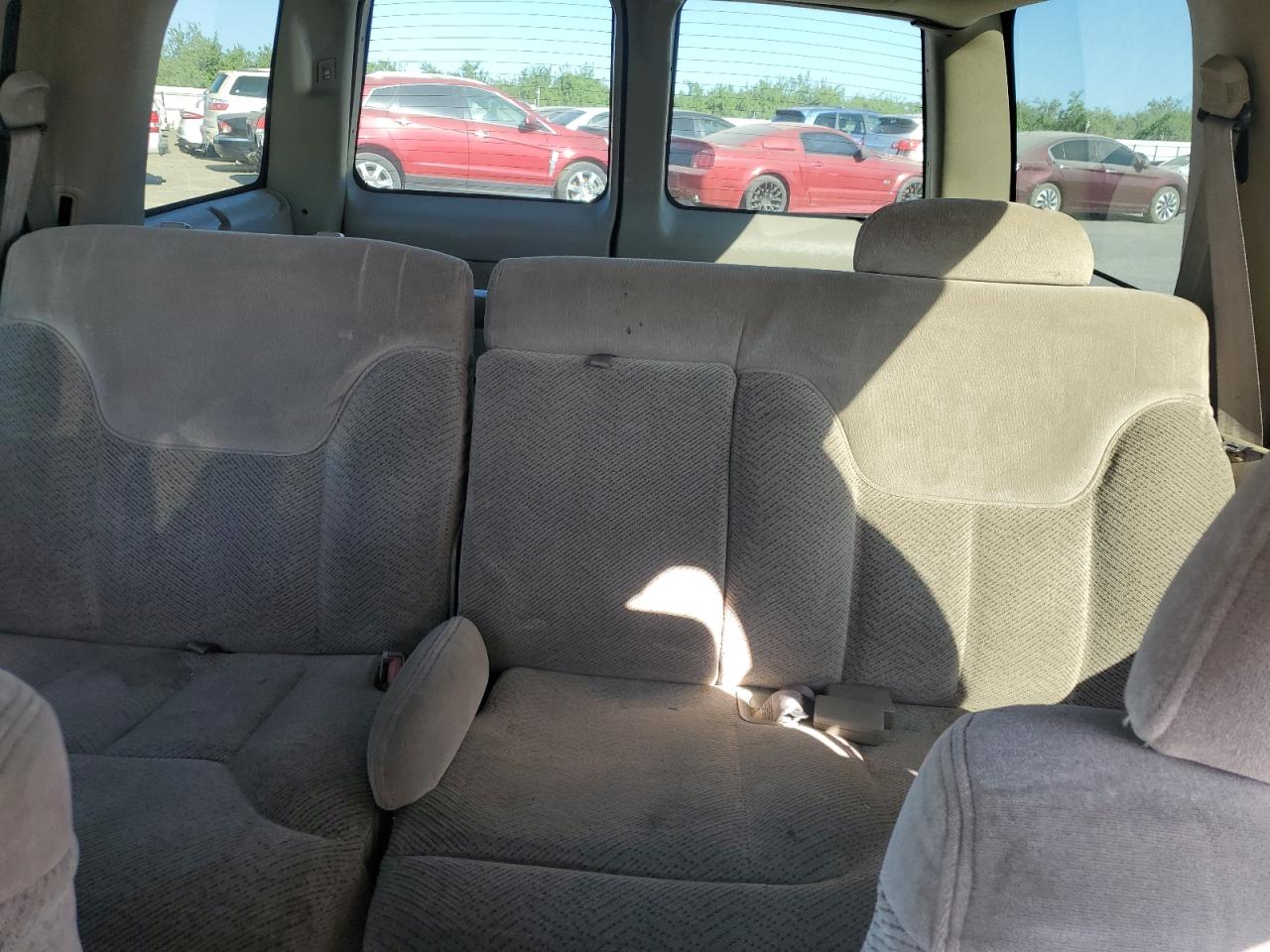 1998 Chevrolet Tahoe K1500 VIN: 1GNEK13R0WJ313706 Lot: 61010445