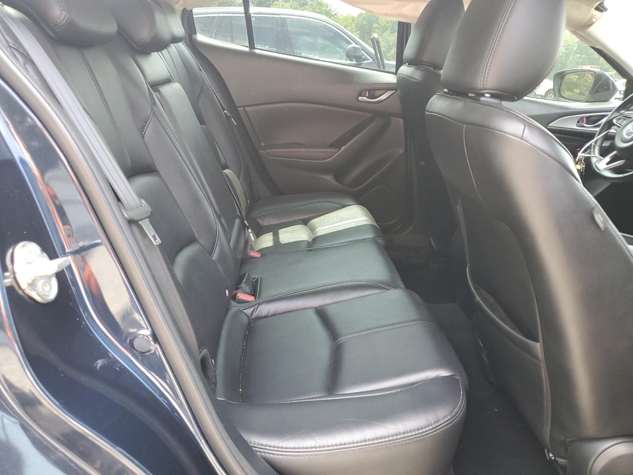 2018 Mazda 3 Touring VIN: 3MZBN1V35JM237159 Lot: 63128245