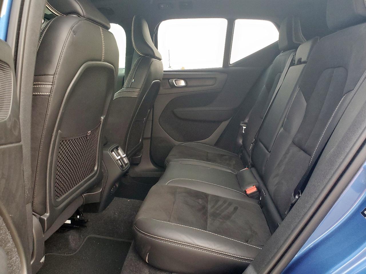 2021 Volvo Xc40 T5 R-Design VIN: YV4162UM9M2518949 Lot: 56457955