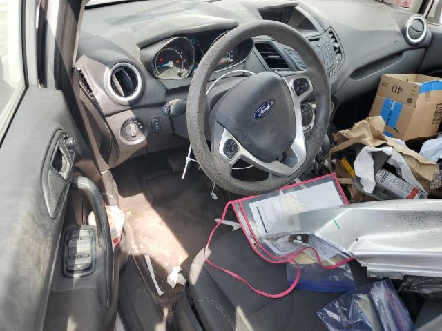  FORD FIESTA 2018 Серебристый