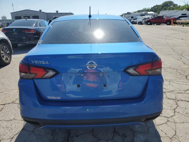 NISSAN VERSA 2021 Синий