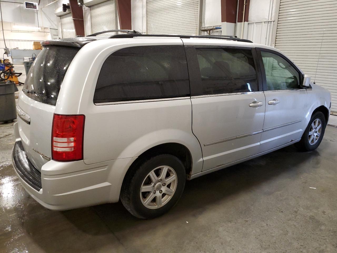 CHRYSLER MINIVAN 2010 VIN 2A4RR5D12AR282821 zdjęcie 3