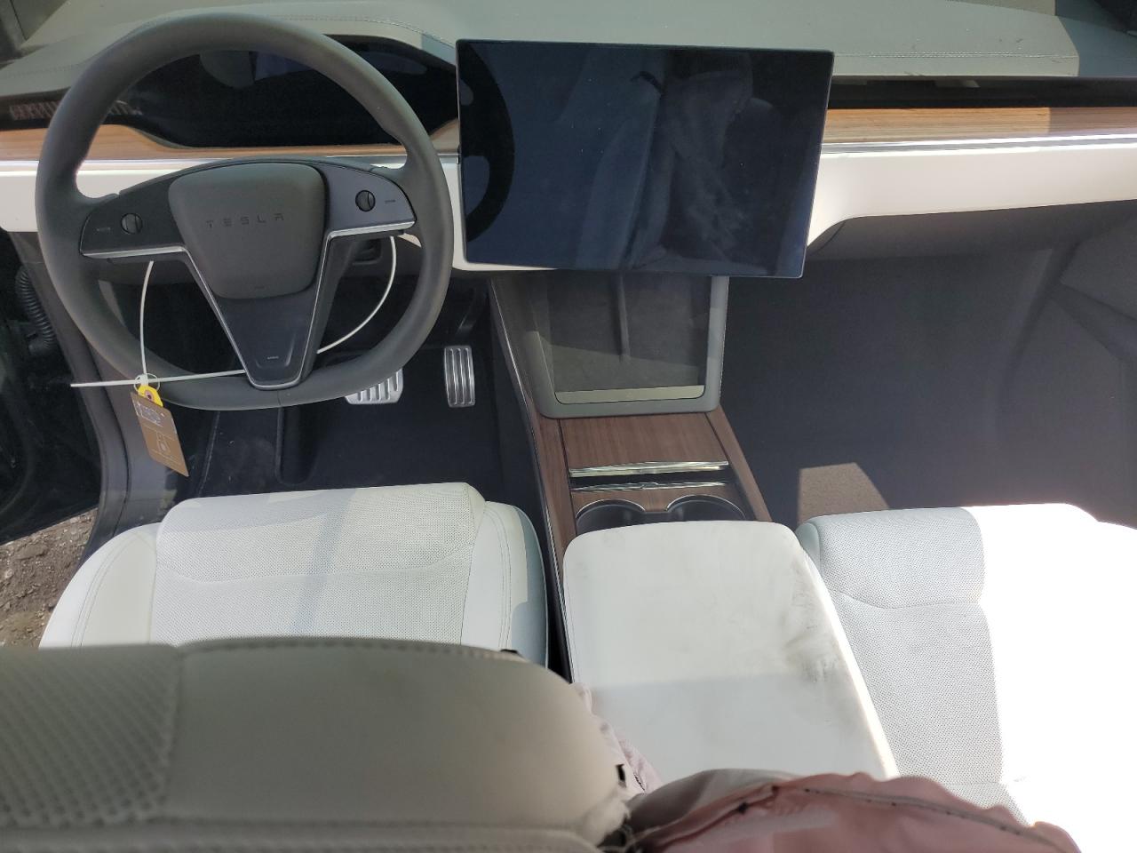2025 Tesla Model X VIN: 7SAXCBE55SF462891 Lot: 60415555