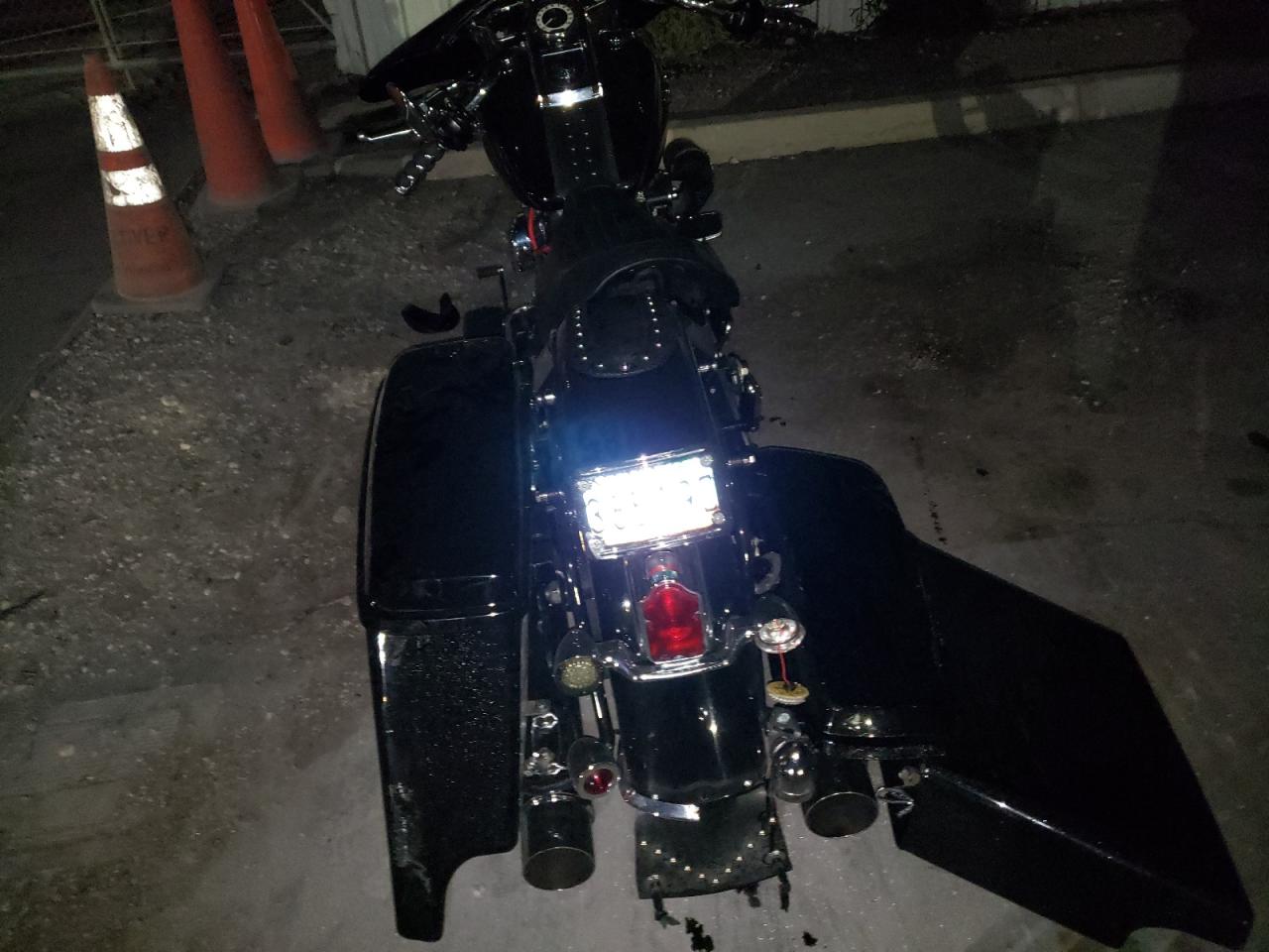 HARLEY-DAVIDSON FL 2013 VIN 052195 zdjęcie 4