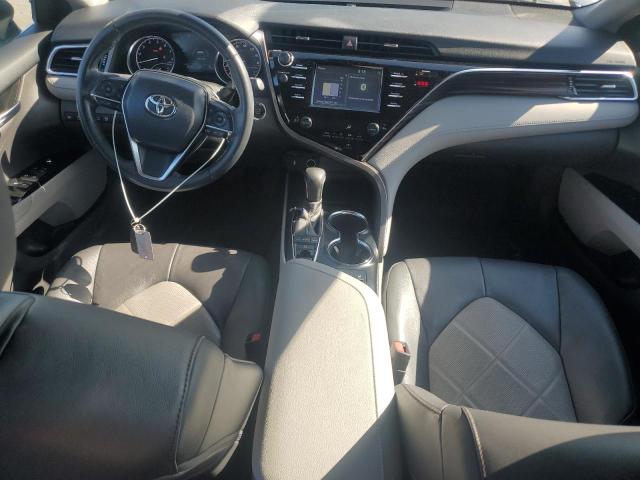  TOYOTA CAMRY 2018 Srebrny
