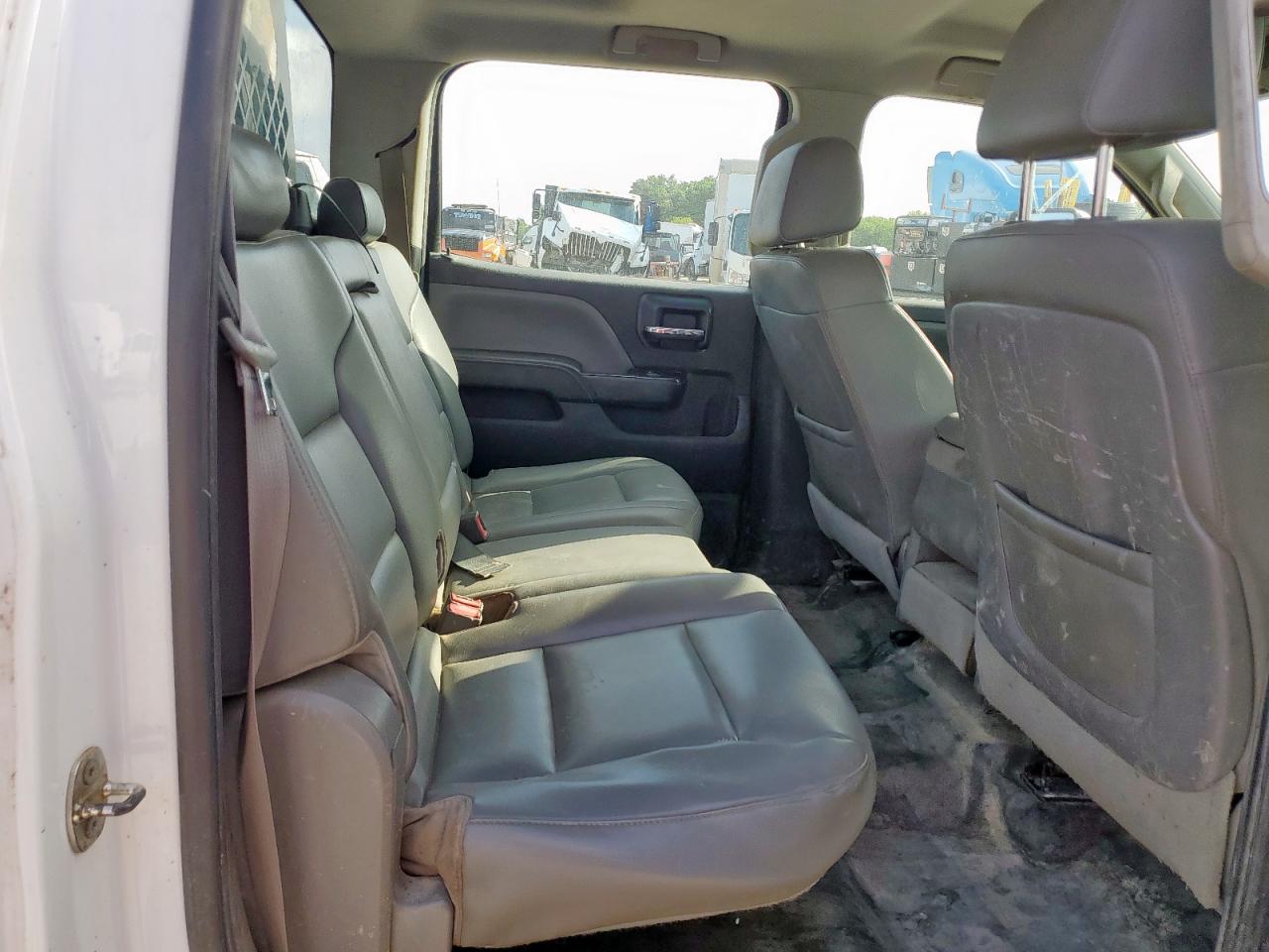 2015 Chevrolet Silverado C3500 VIN: 1GB4CYCG9FF558133 Lot: 61747185